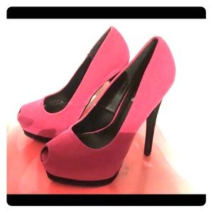 Fuchsia velvet peep toe with black heel